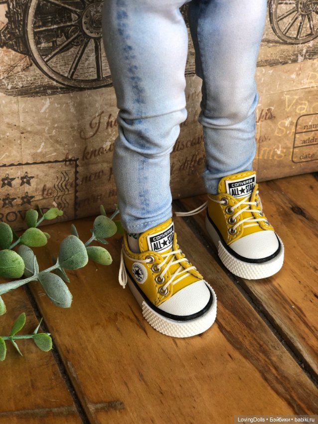 Кеды конверсы желтые для кукол Paola Reina Паола Рейна 32 см (фото 4)