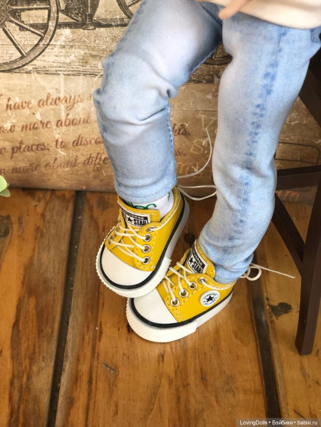 Кеды конверсы желтые для кукол Paola Reina Паола Рейна 32 см (фото 3)