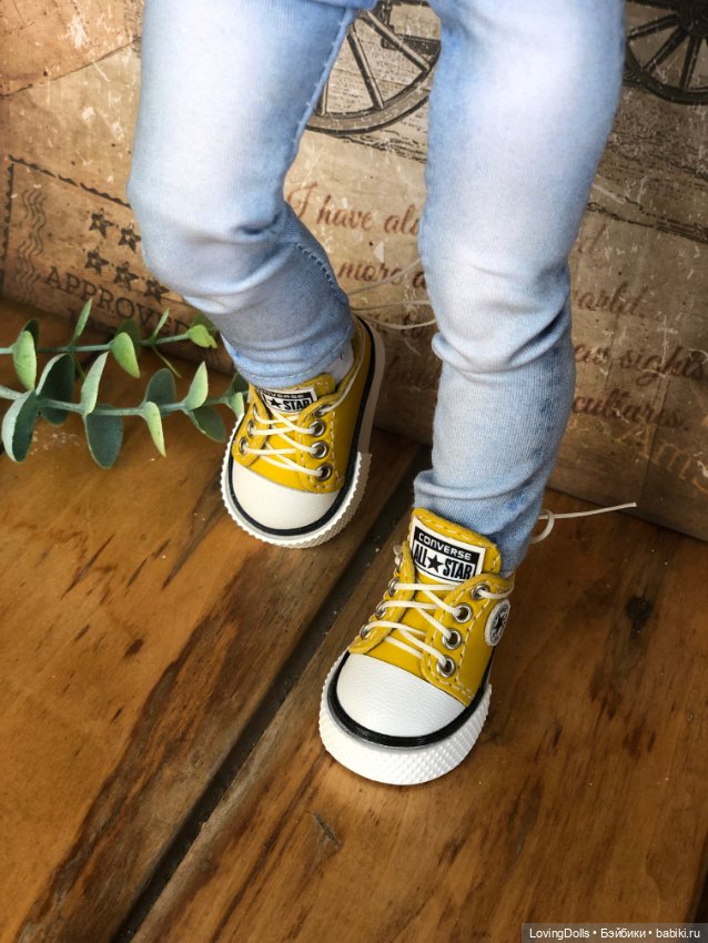 Кеды конверсы желтые для кукол Paola Reina Паола Рейна 32 см (фото 6)