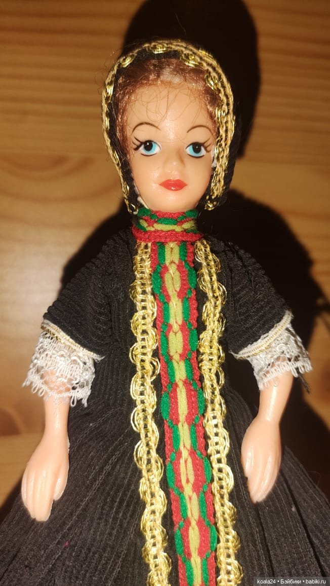 Кукла Англия. Винтажная куколка в национальном костюме (фото 2)