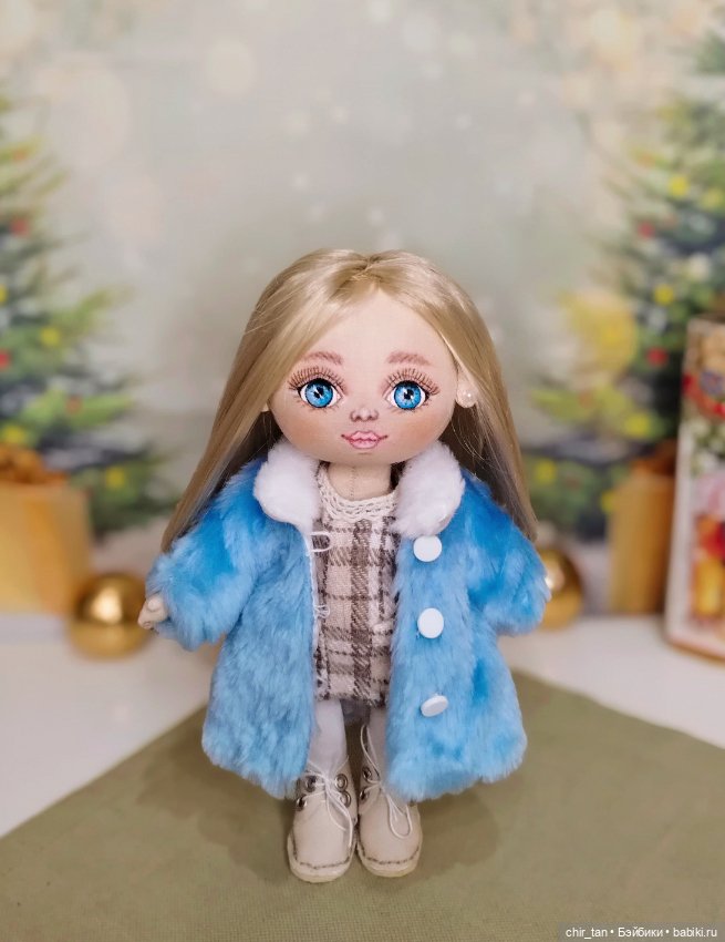 Кукла Юля ручной работы с зимним гардеробом (фото 3)
