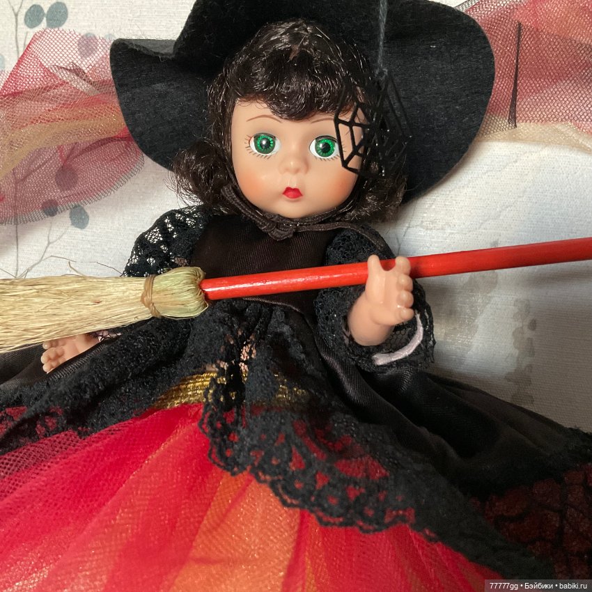 Ведьма и её метла — Игровые куклы (фото 3)
