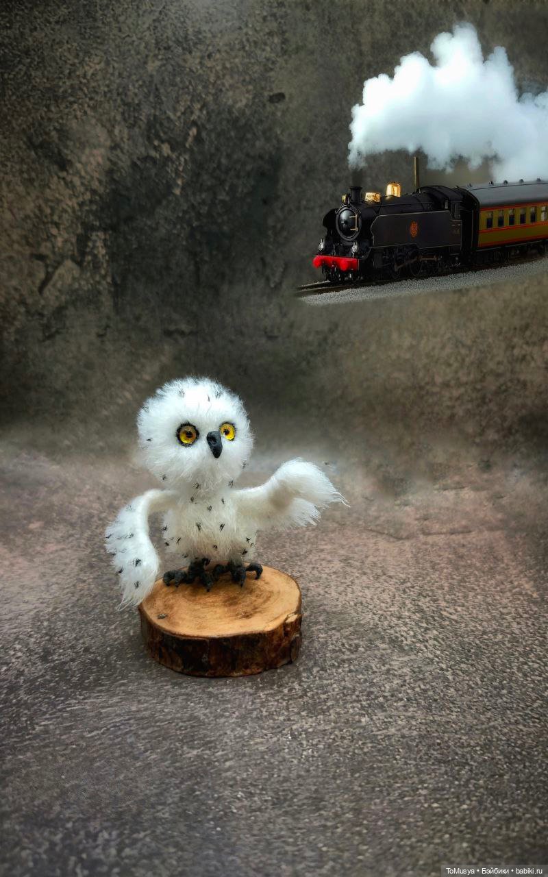 Вязаная полярная миниатюрная совушка