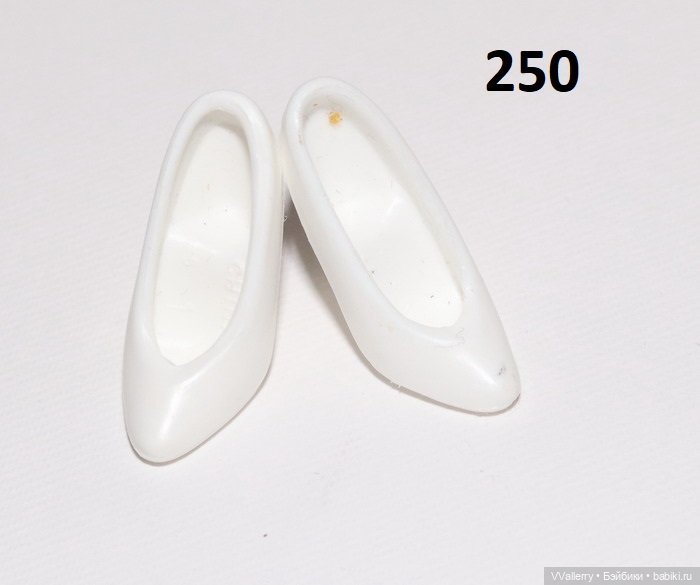 Белая обувь на барби (несколько) (фото 5)