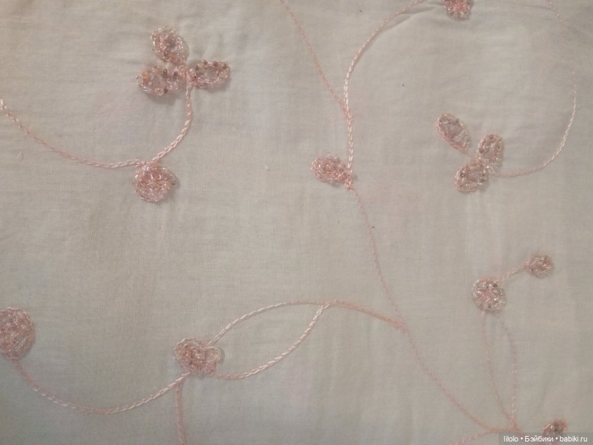 Отрез батиста с вышивкой для кукольного рукоделия
