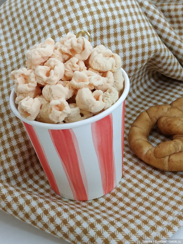 Елочные игрушки на сладкую тему (фото 8)