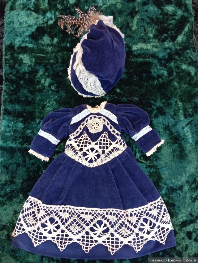 Платье и шляпка из бархата на антикварную куклу ростом 45 см (фото 2)