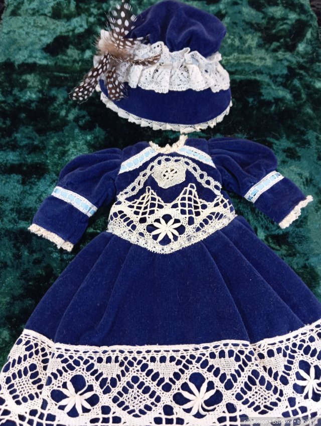 Платье и шляпка из бархата на антикварную куклу ростом 45 см