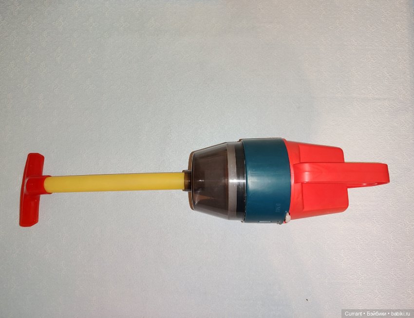 Пылесос Пчелка СССР кукольный 1988 год (фото 3)