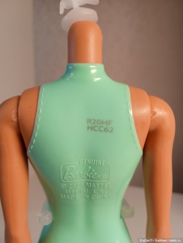 Color Reveal Series 10 Sun & Rain Barbie Green (HCC57) (фото 3)