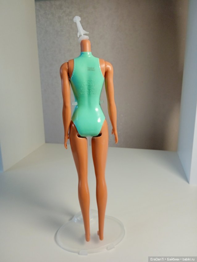 Color Reveal Series 10 Sun & Rain Barbie Green (HCC57) (фото 2)