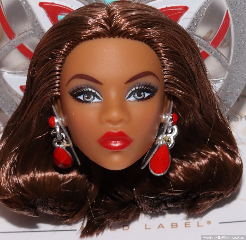 Голова Barbie x Bob Mackie 2023 Holiday Angel Doll (фото 3)