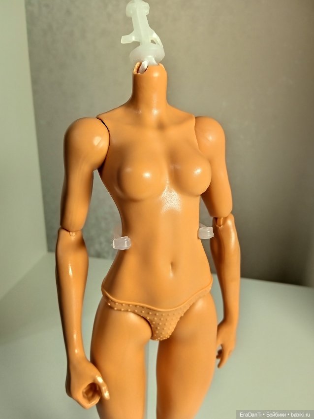 Атлетичное тело Дианы Чудо Женщины (фото 2)