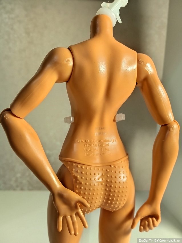 Атлетичное тело Дианы Чудо Женщины (фото 8)