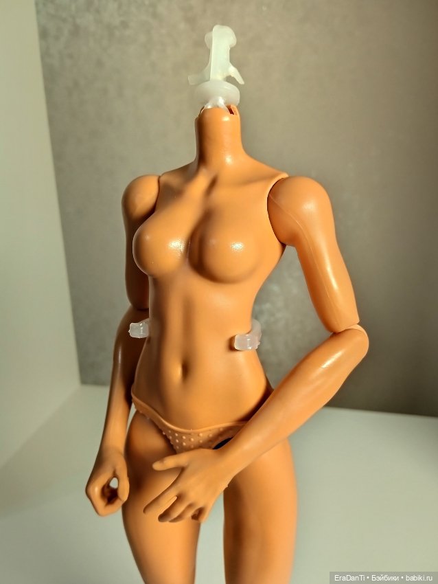 Атлетичное тело Дианы Чудо Женщины (фото 6)