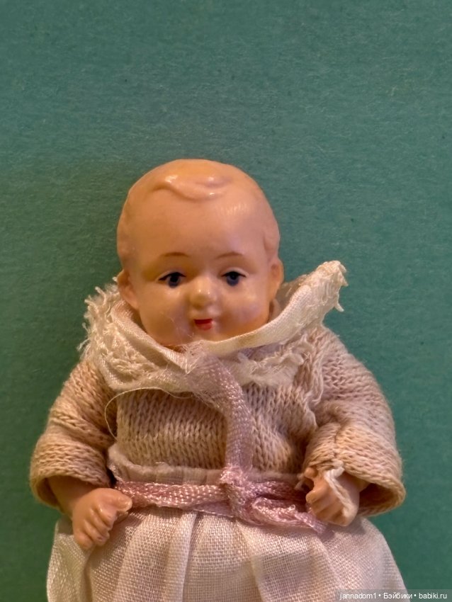 Целлулоидный пупсик Minerva, родной аутфит, высота 7 см (фото 4)