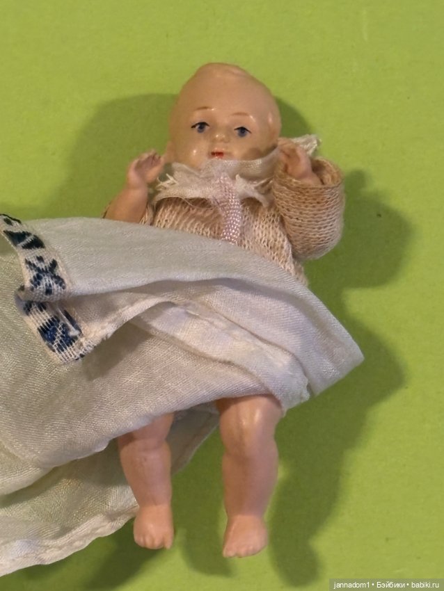 Целлулоидный пупсик Minerva, родной аутфит, высота 7 см (фото 5)
