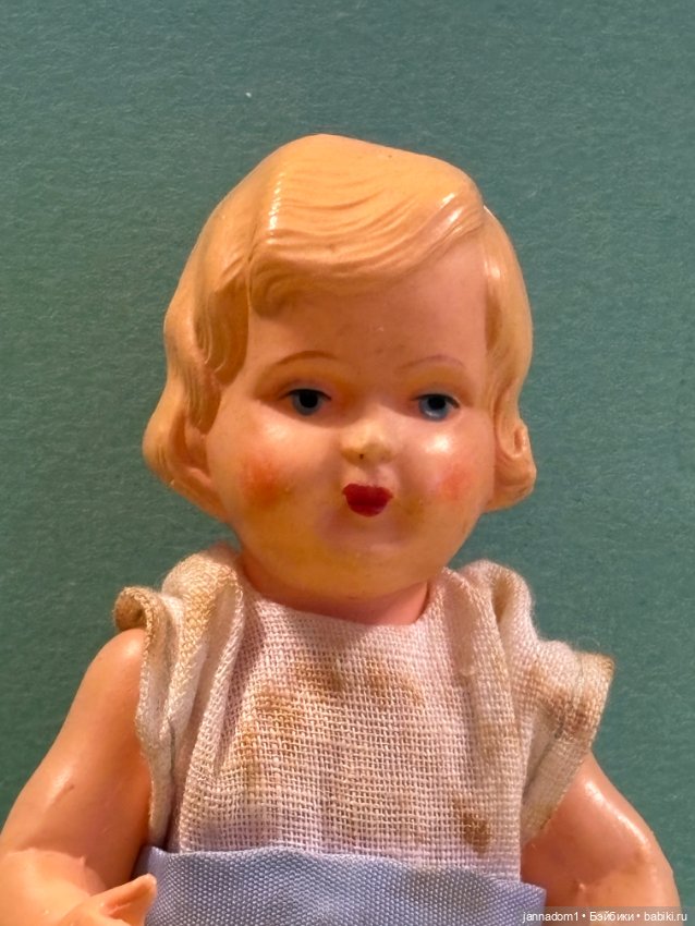 Целлулоидная куколка Minerva с рельефными волосами, высота 14 см (фото 2)