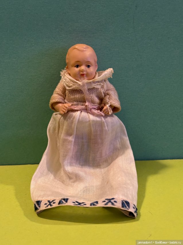 Целлулоидный пупсик Minerva, родной аутфит, высота 7 см