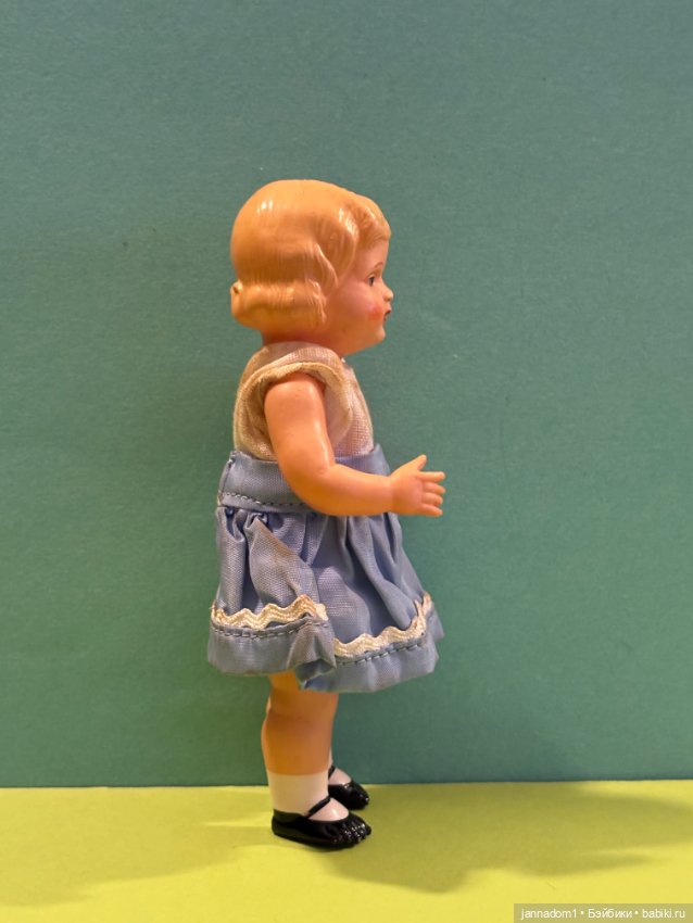 Целлулоидная куколка Minerva с рельефными волосами, высота 14 см (фото 5)