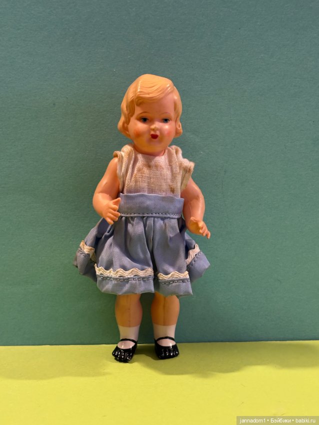 Целлулоидная куколка Minerva с рельефными волосами, высота 14 см (фото 6)