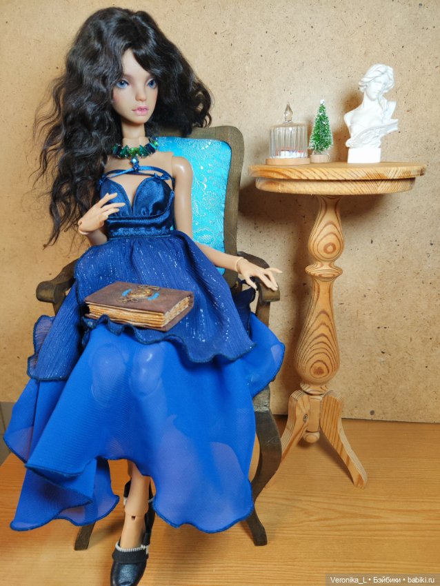 Кресло и столик, для кукол 1/4 БЖД дерево