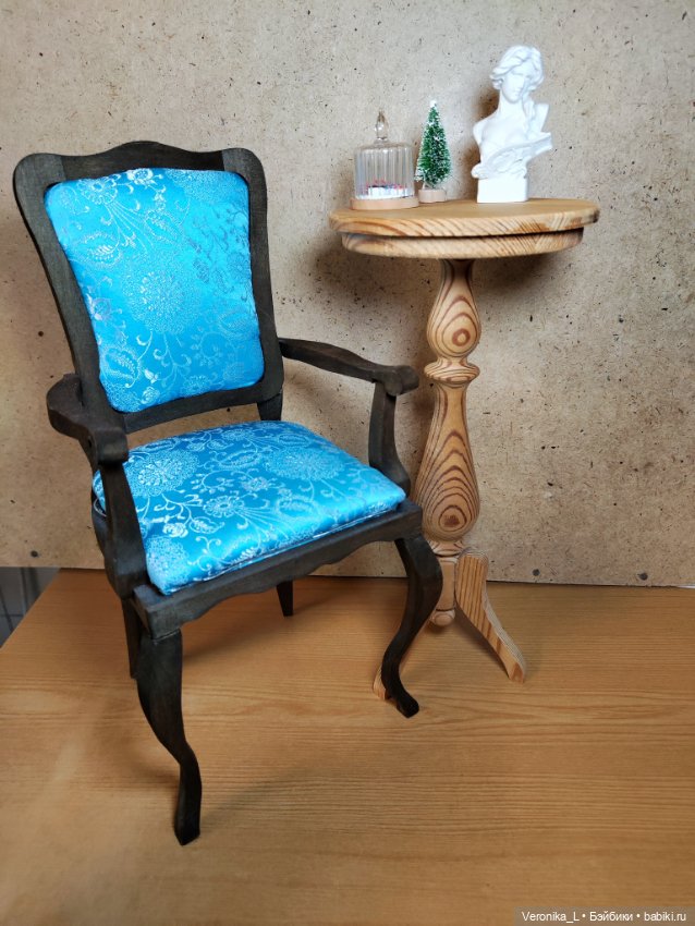 Кресло и столик, для кукол 1/4 БЖД дерево (фото 5)