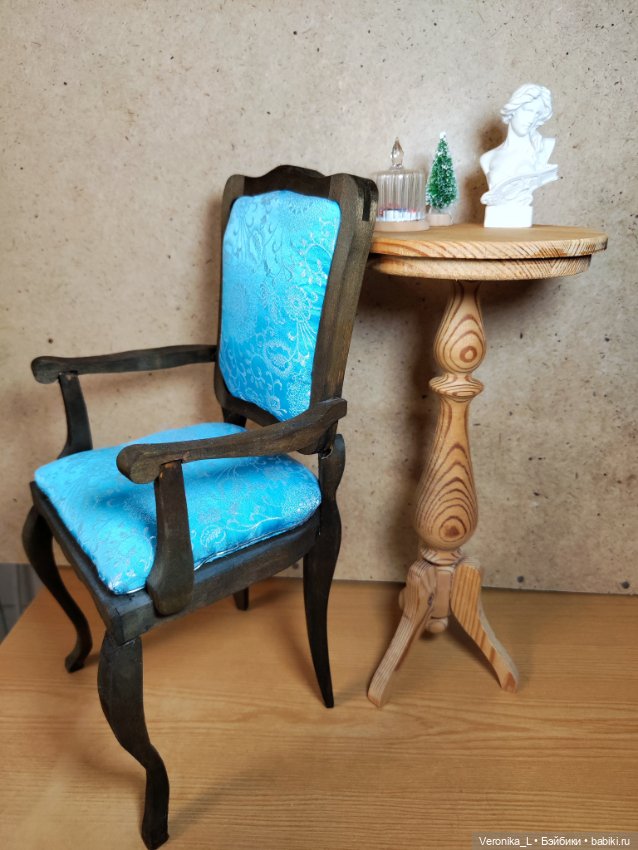 Кресло и столик, для кукол 1/4 БЖД дерево (фото 3)