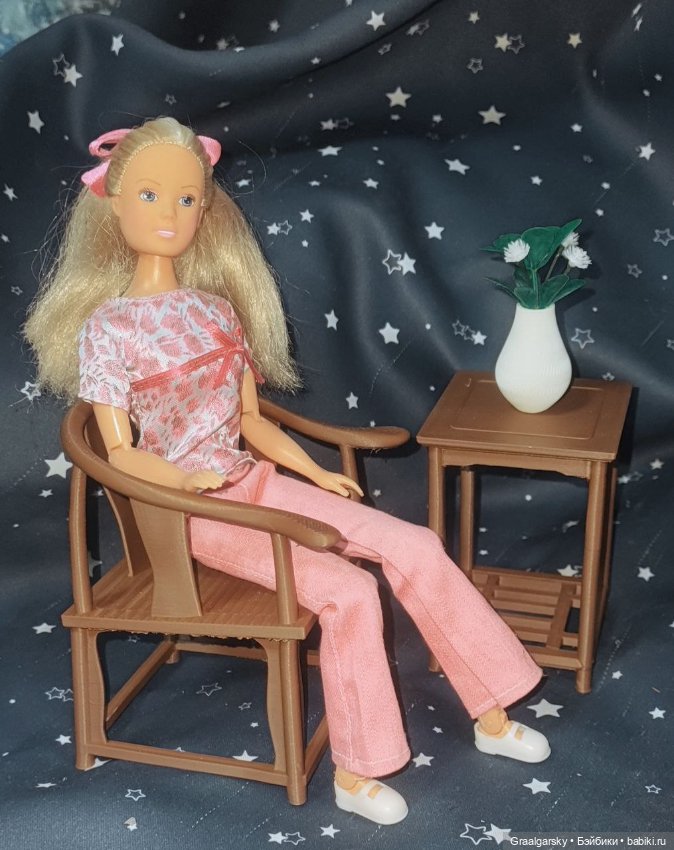 Стол и стулья в китайском стиле (фото 5)