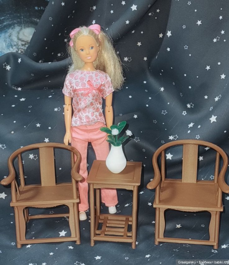 Стол и стулья в китайском стиле (фото 3)