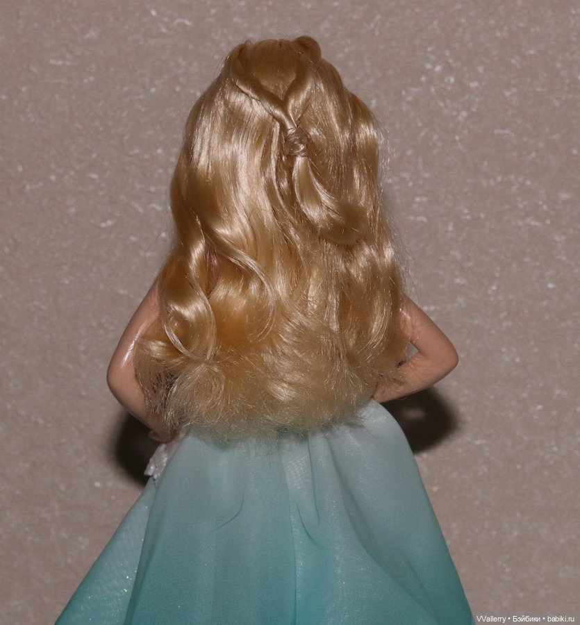 Barbie 2016 Holiday Doll — Фэшн (фото 4)