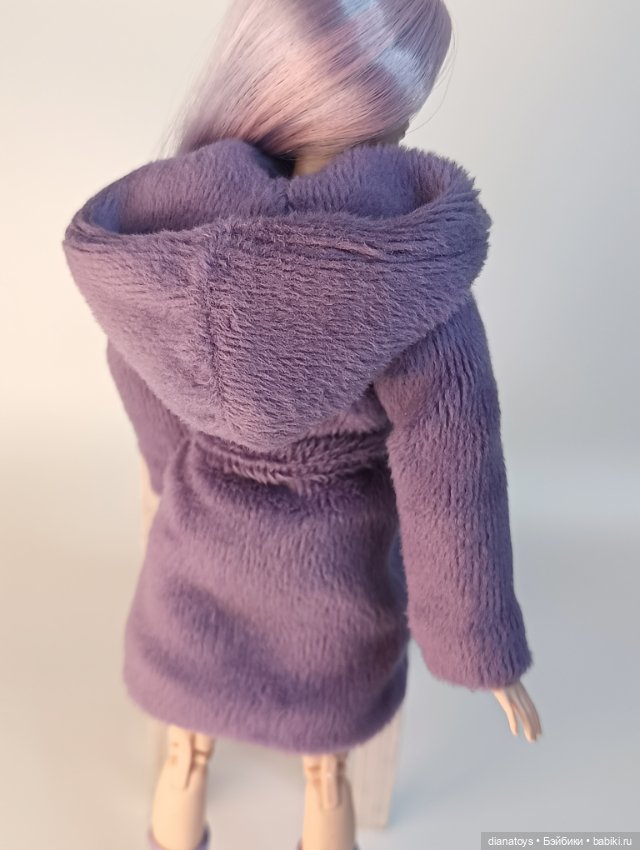 Сиреневая шуба для кукол формата 1:6