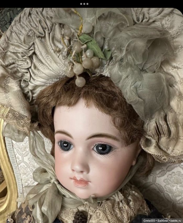 Шикарная антикварная брошь , Люцит , « Виноградная лоза», для декора антикварных кукол и реплик