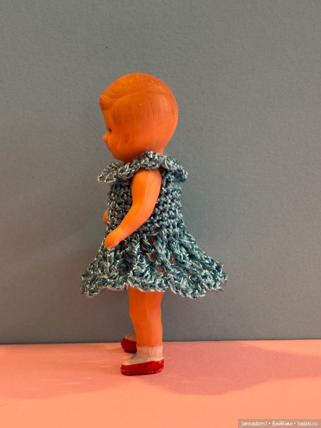 Резиновая куколка Tebu с рельефными волосами, высота 9 см (фото 3)