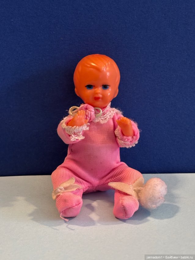 Пупсик из колкого пластика Emil Schwenk, высота 8 см