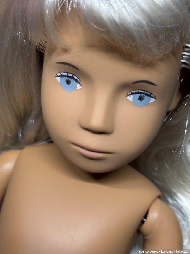 Саша Моргенталер в голубом платье (фото 6)