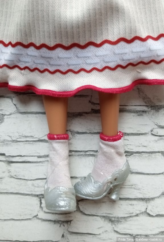 Аутфит барби Нессароза по фильму Злая (фото 2)