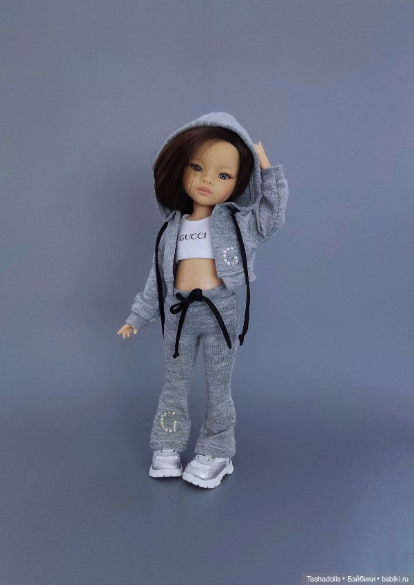 Спортивный костюм на Паола Рейна