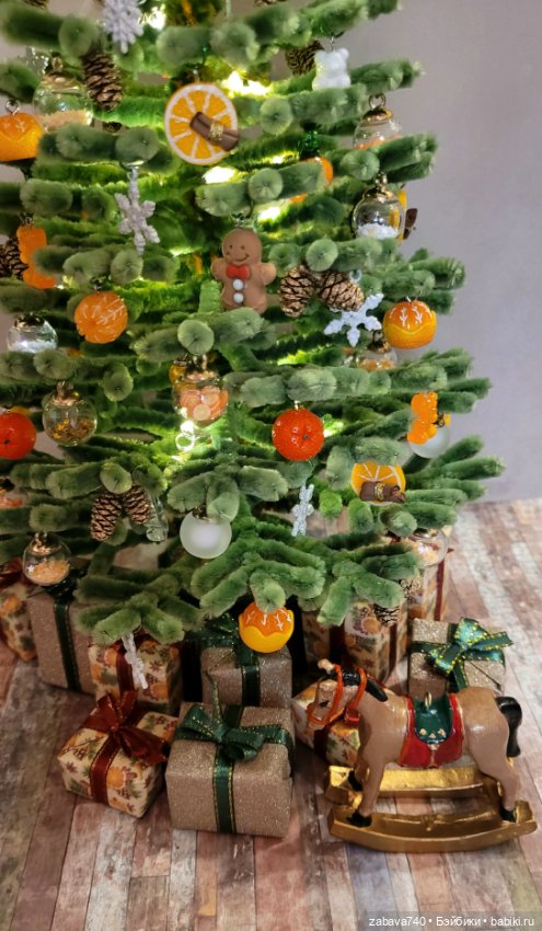 Маленькая ёлочка для кукол и интерьера (фото 4)
