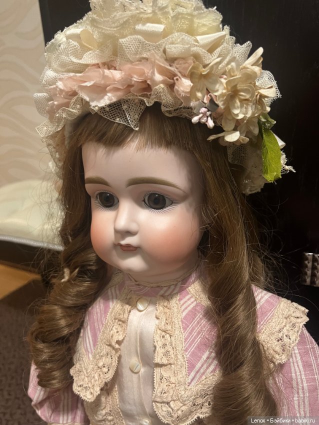 Большой боннет для антикварной куклы