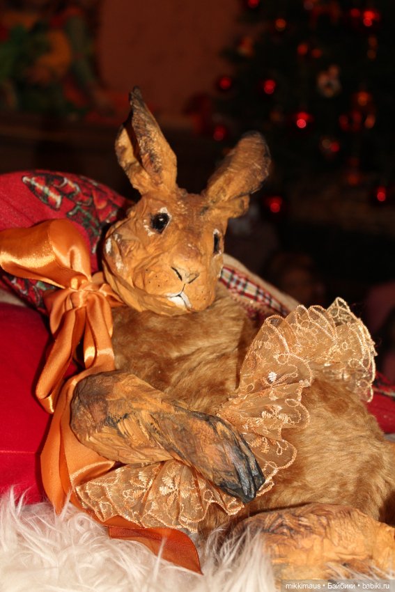 Зайка Карамелька из дерева (фото 3)