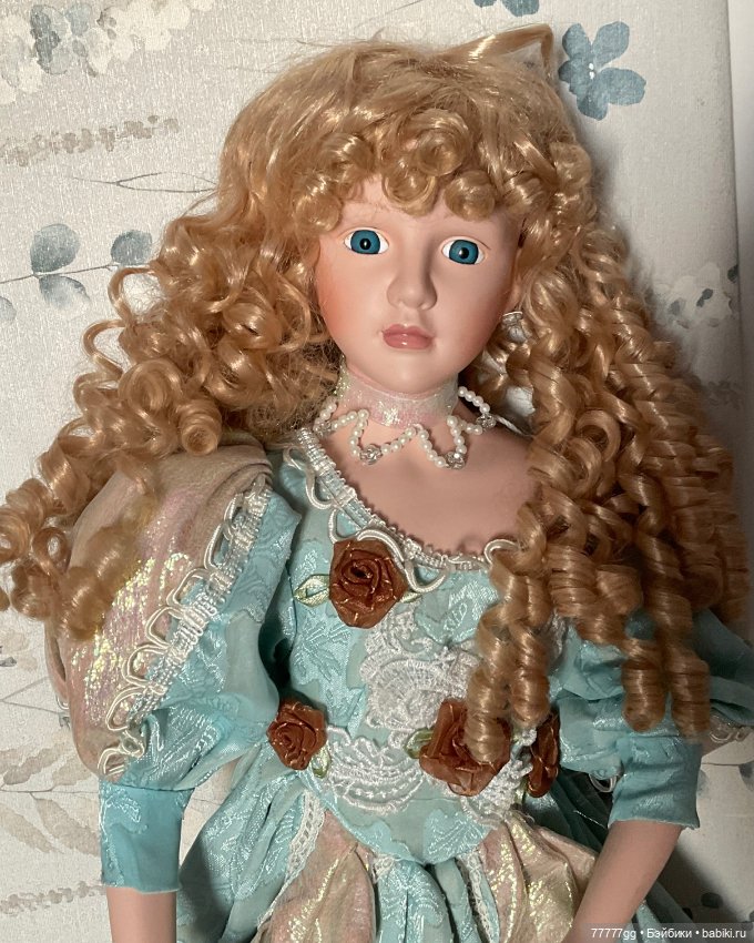 Парочка симпатичных куколок