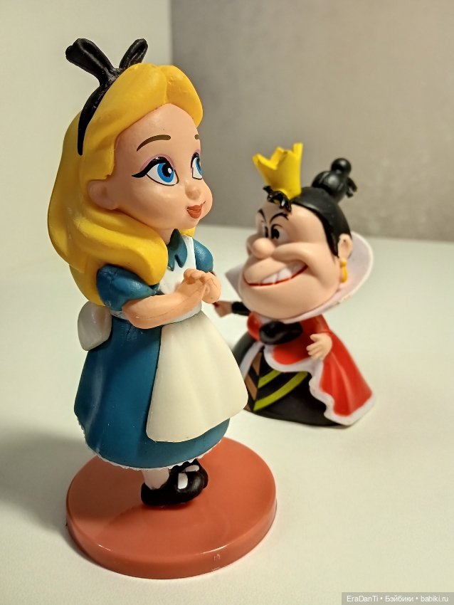 Алиса и Красная королева — Статуэтки (фото 5)