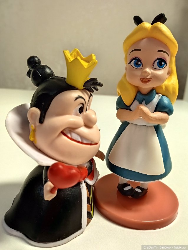 Алиса и Красная королева — Статуэтки (фото 6)