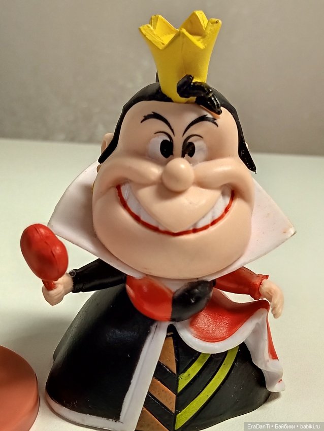 Алиса и Красная королева — Статуэтки (фото 3)