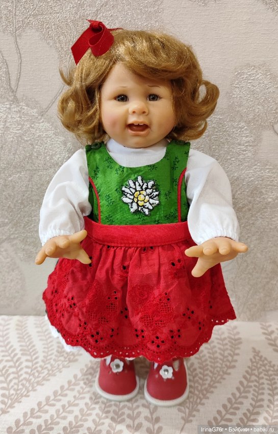 Очаровательная девочка Вихтель