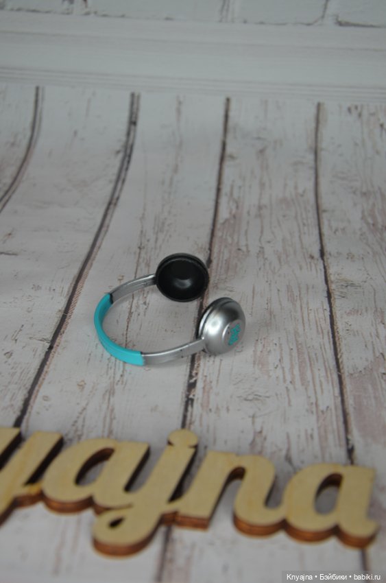 Наушники для Рейнбоу Хай ( Rainbow High) , Паола Рейна