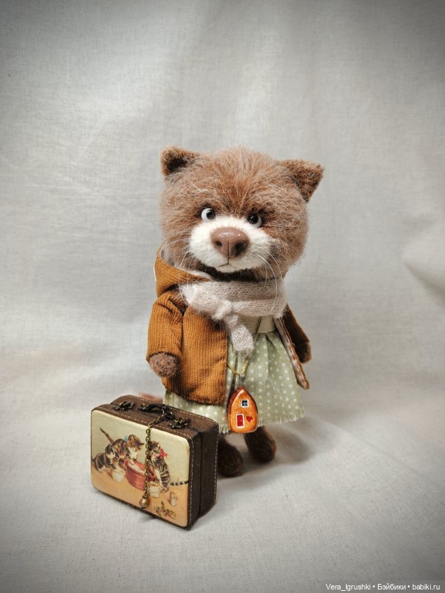 Кошечка с чемоданом — Авторские игрушки (фото 2)