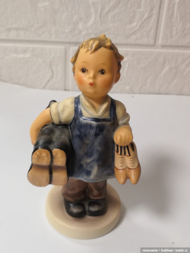 Статуэтка Goebel Hummel — Статуэтки