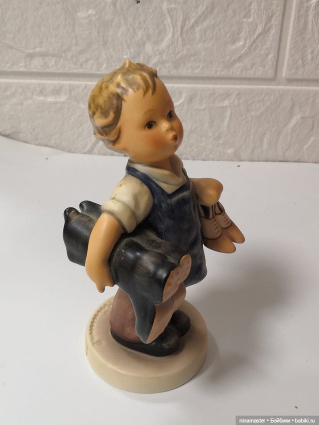 Статуэтка Goebel Hummel — Статуэтки